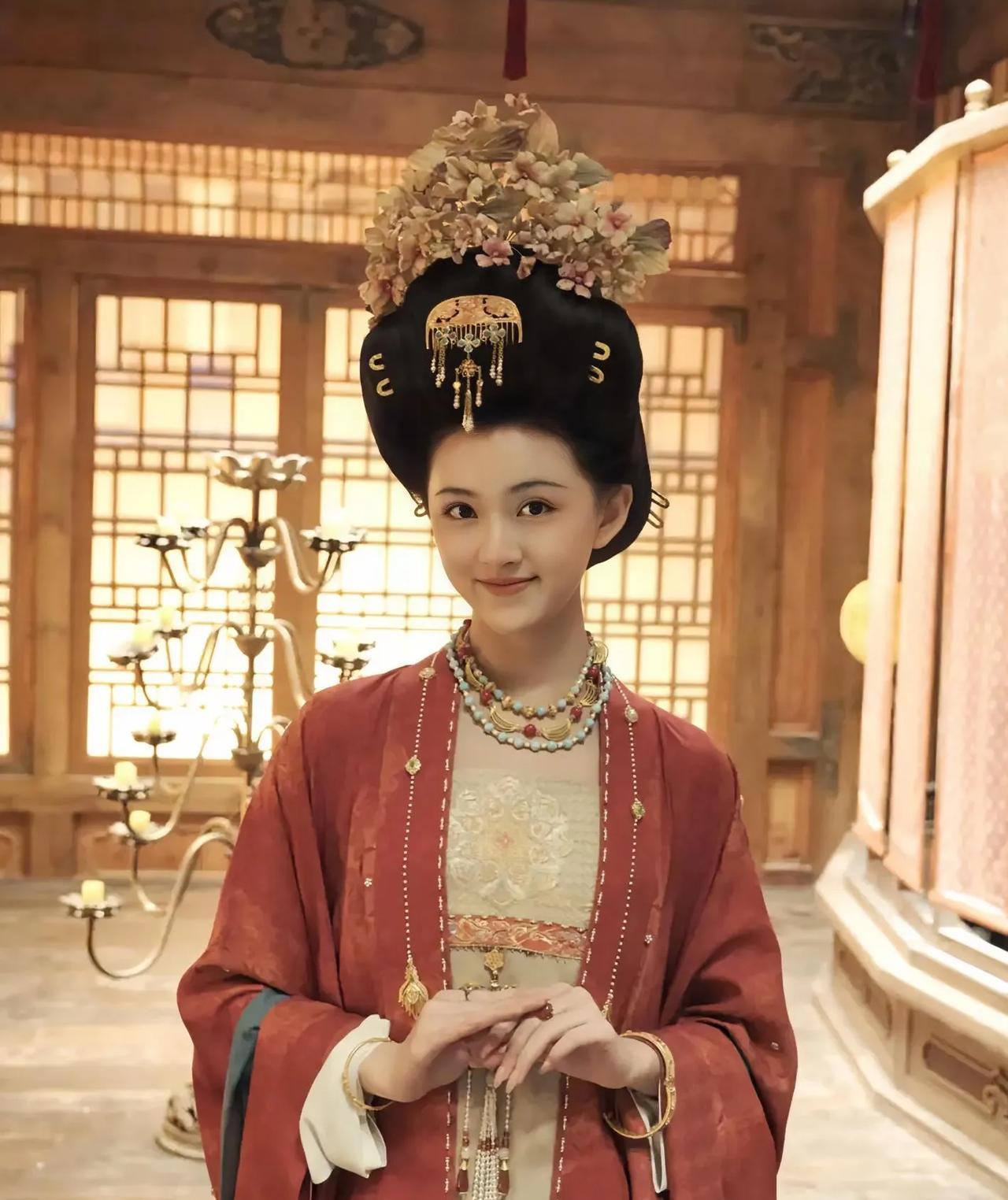 都说，李煜夫妻活该，因为小周后气走了大周后，这多少带点现代情感观。
其实是，大周