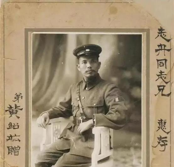 1924年，29岁的黄绍竑刚攻下南宁，手下劝他杀掉李宗仁夺权，他设下鸿门宴，结果