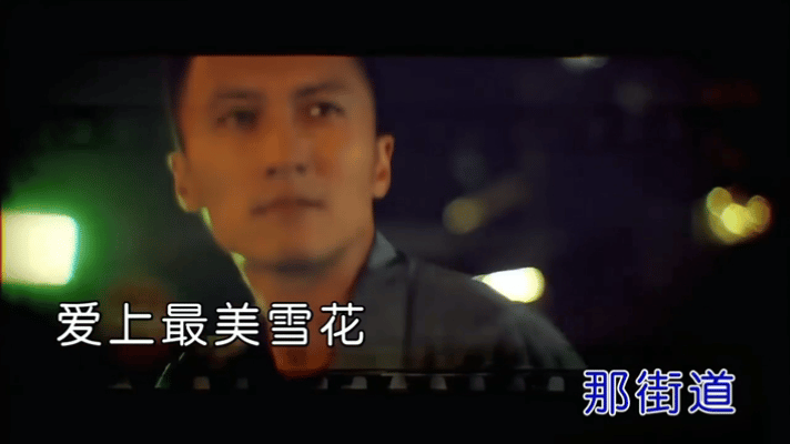谢霆锋青空唱出了生长痛 今晚青岛现场的《青空》首唱真的让人听碎了，解构“太多可惜
