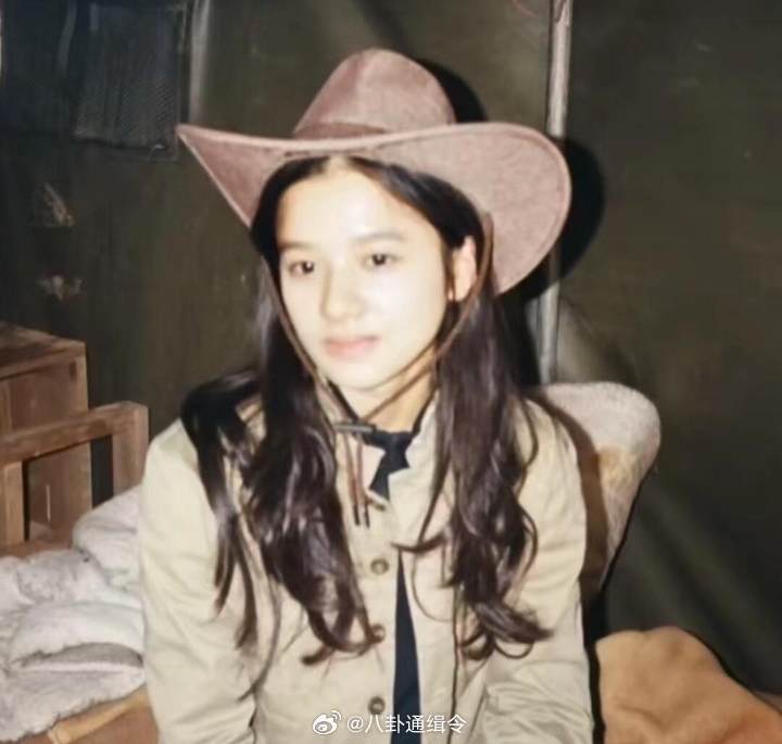 张婧仪回忆坐在地上爆哭让张婧仪爆哭的事是什么曾经坐在地上肆意痛哭的经历，让张婧仪