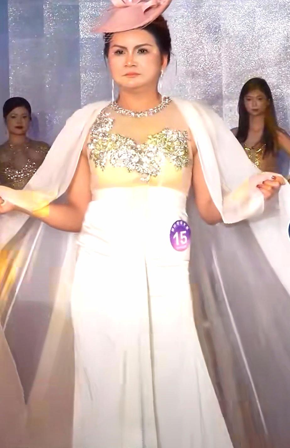 今年的国际模特大赛广东冠军令人印象深刻，这是回归唐朝的审美吧。
这样也好，这届大