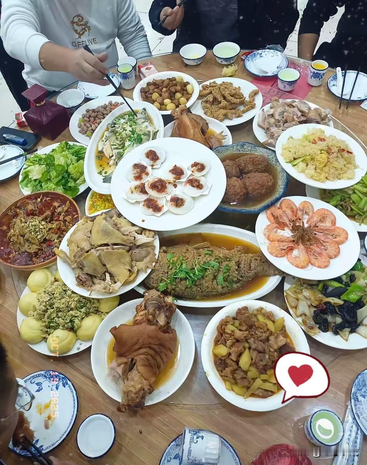 大家发现没，
现在养儿子的家庭也硬气起来了，
能结就结，不能结拉倒，不再被彩礼牵