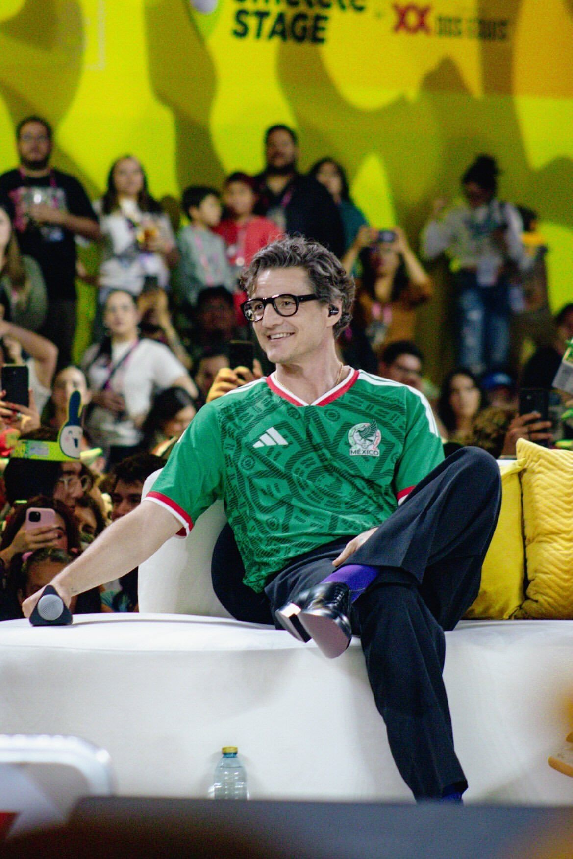 佩德罗·帕斯卡与古古携新片《星球大战:曼达洛人与古古》亮相墨西哥CCXP漫展，可