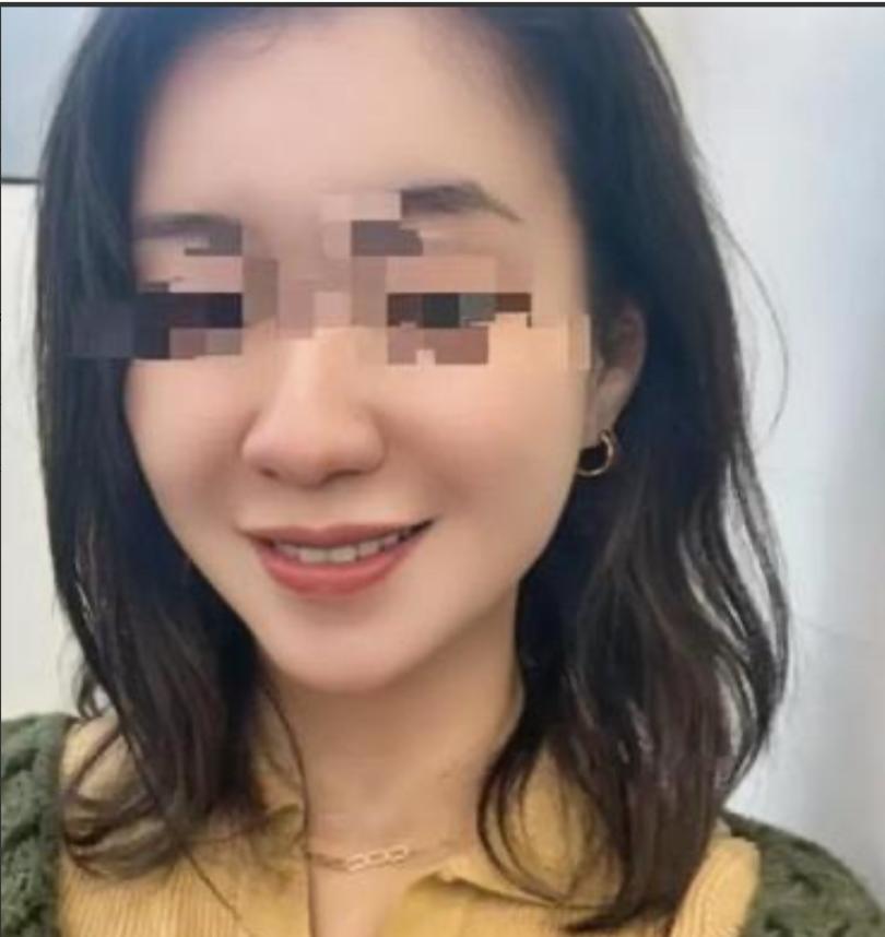 丈夫出国3年，她出轨2个男人，净身出户后评论区吵翻了
所有人都骂她不要脸。可我想