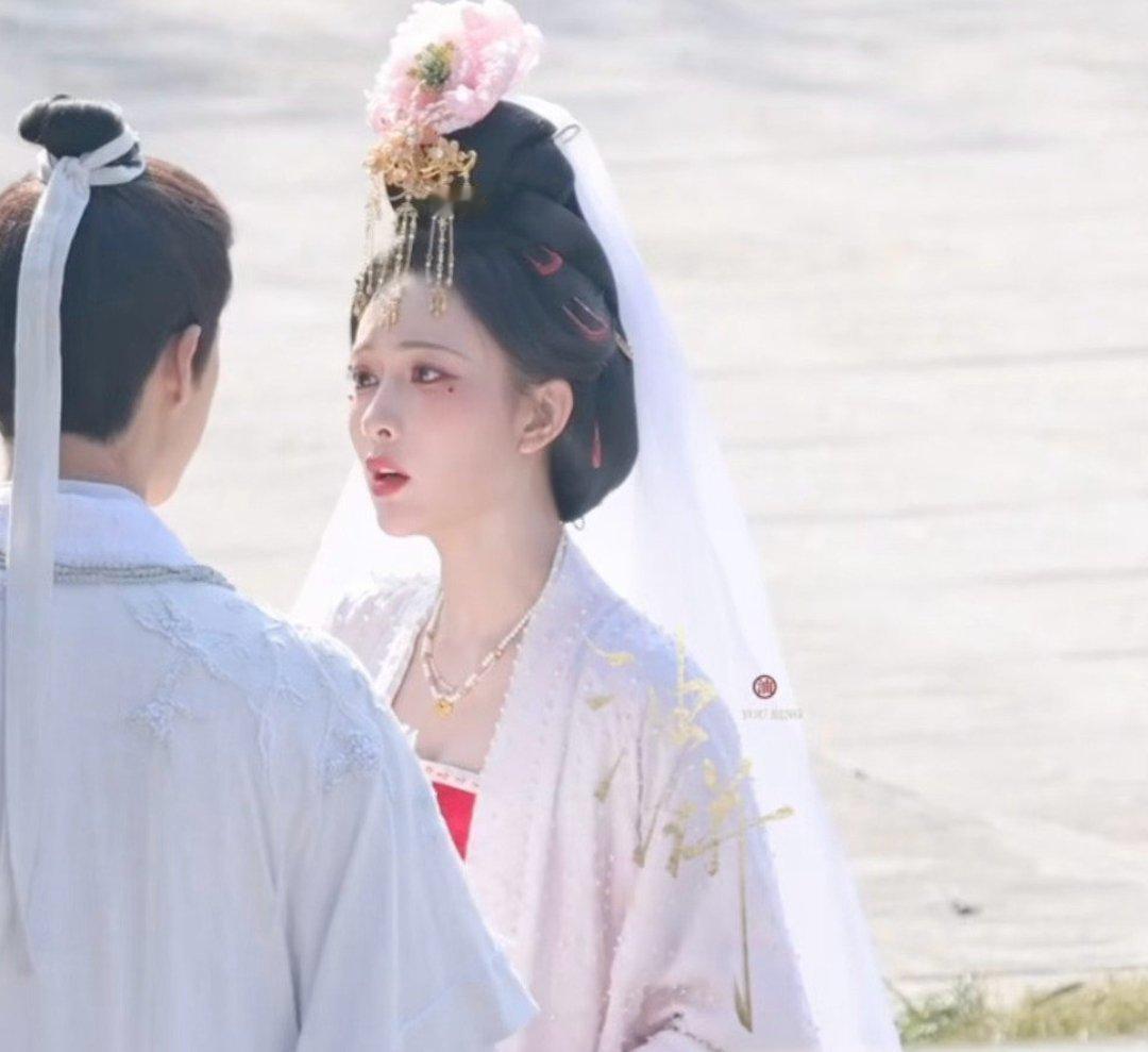 孟子义《尚公主》暮晚摇路透，定妆造那套，是牡丹神女吧！！