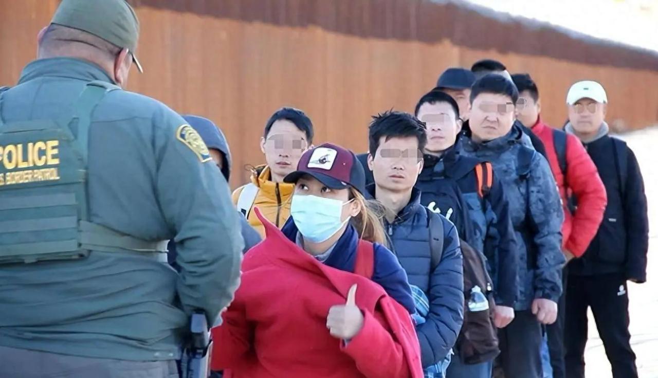 当地时间5月29日，美国特朗普政府收回早前有关“外国人必须返回原籍国申请美国永久