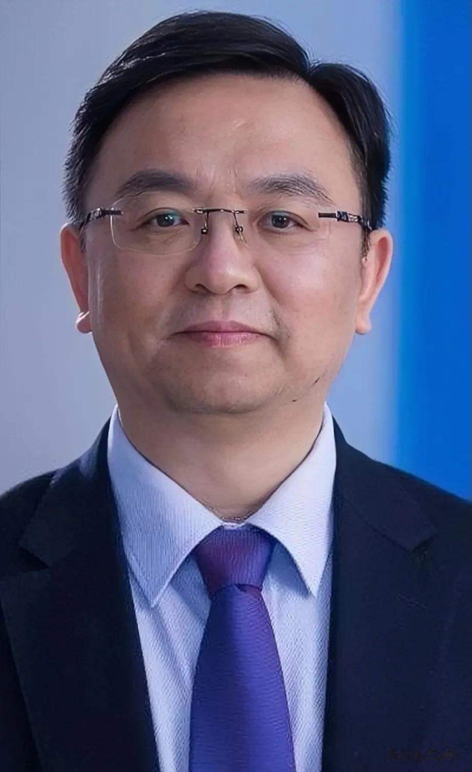 王老板说:“自动驾驶就是扯淡”，他认为，我花大价钱请来上万名工程师，依然没研制出