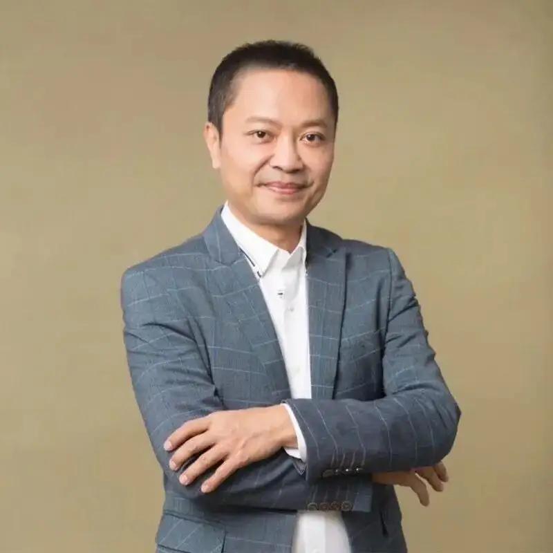 他说，他不是退出民众党，而是回到原点，因为他原来也是民进党籍的。原民众党云林县主