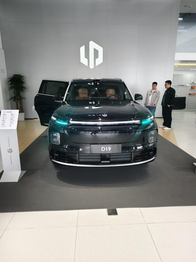 20-25万大六座选购指南：零跑D19 vs大唐EV怎么选不后悔
20-25万价