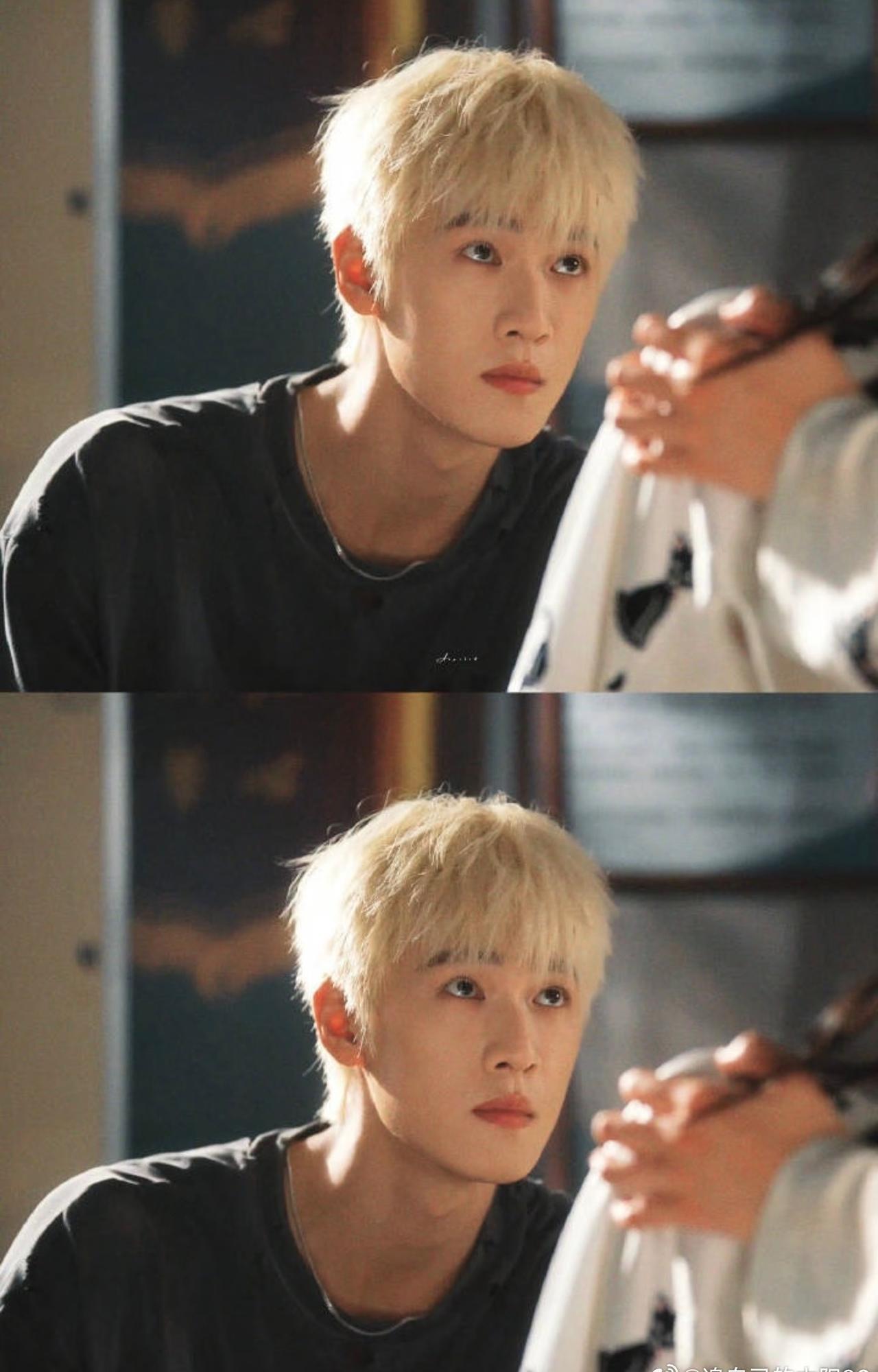 扎扎亭亭草邢武闪现巴黎街头！李昀锐的黑发墨镜造型太戳心了，all black穿搭