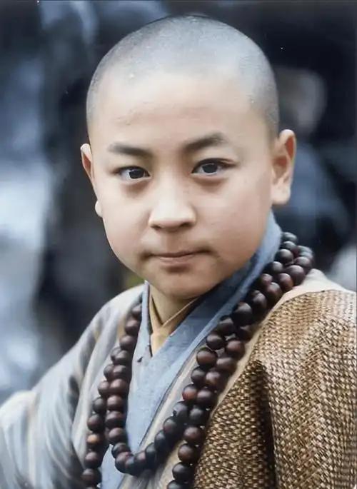 守心自明，静绽芳华

释永信被调查，释小龙因师徒关系被推至风口浪尖。面对种种猜测