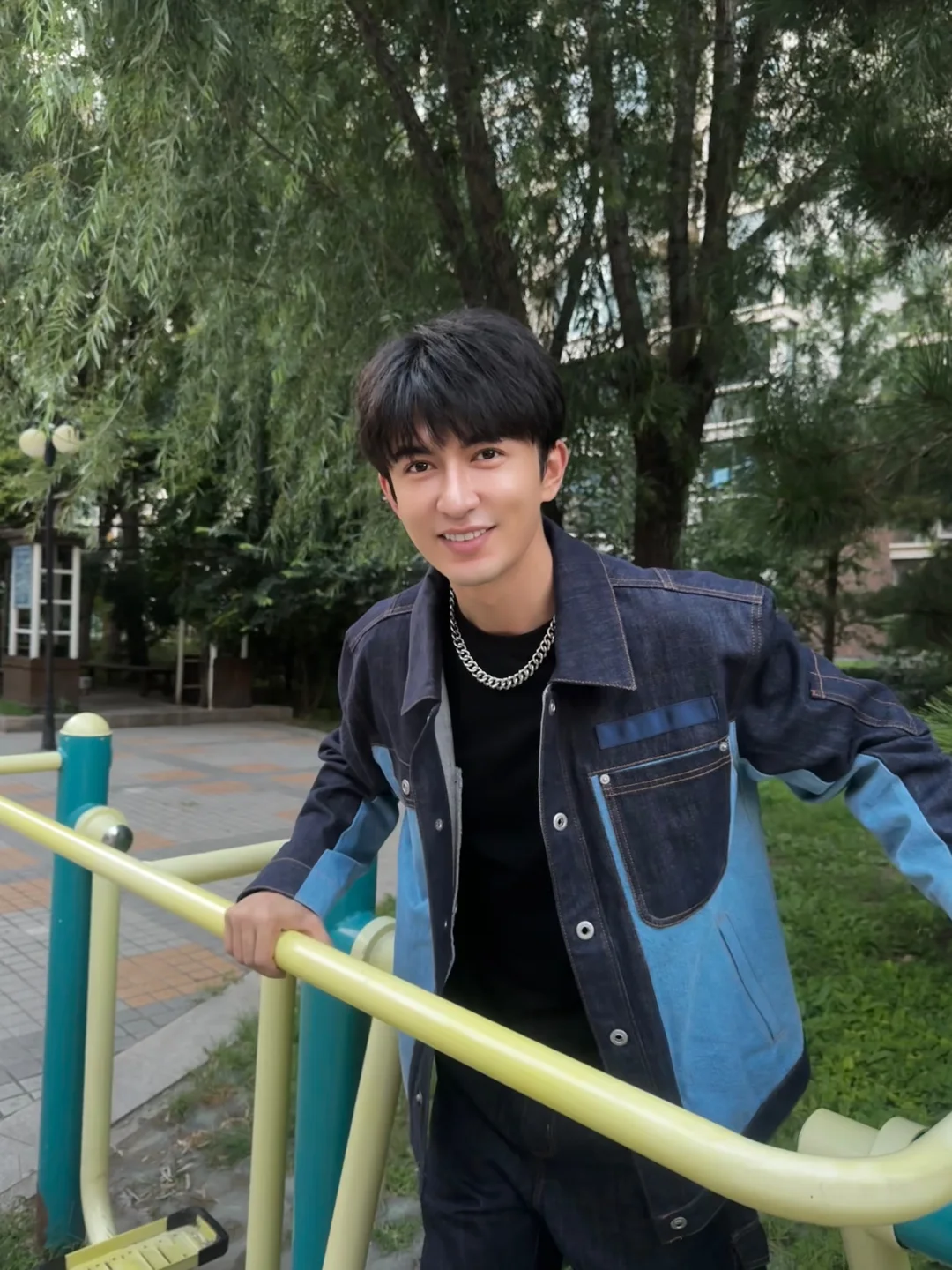 主打一个下楼遛弯儿