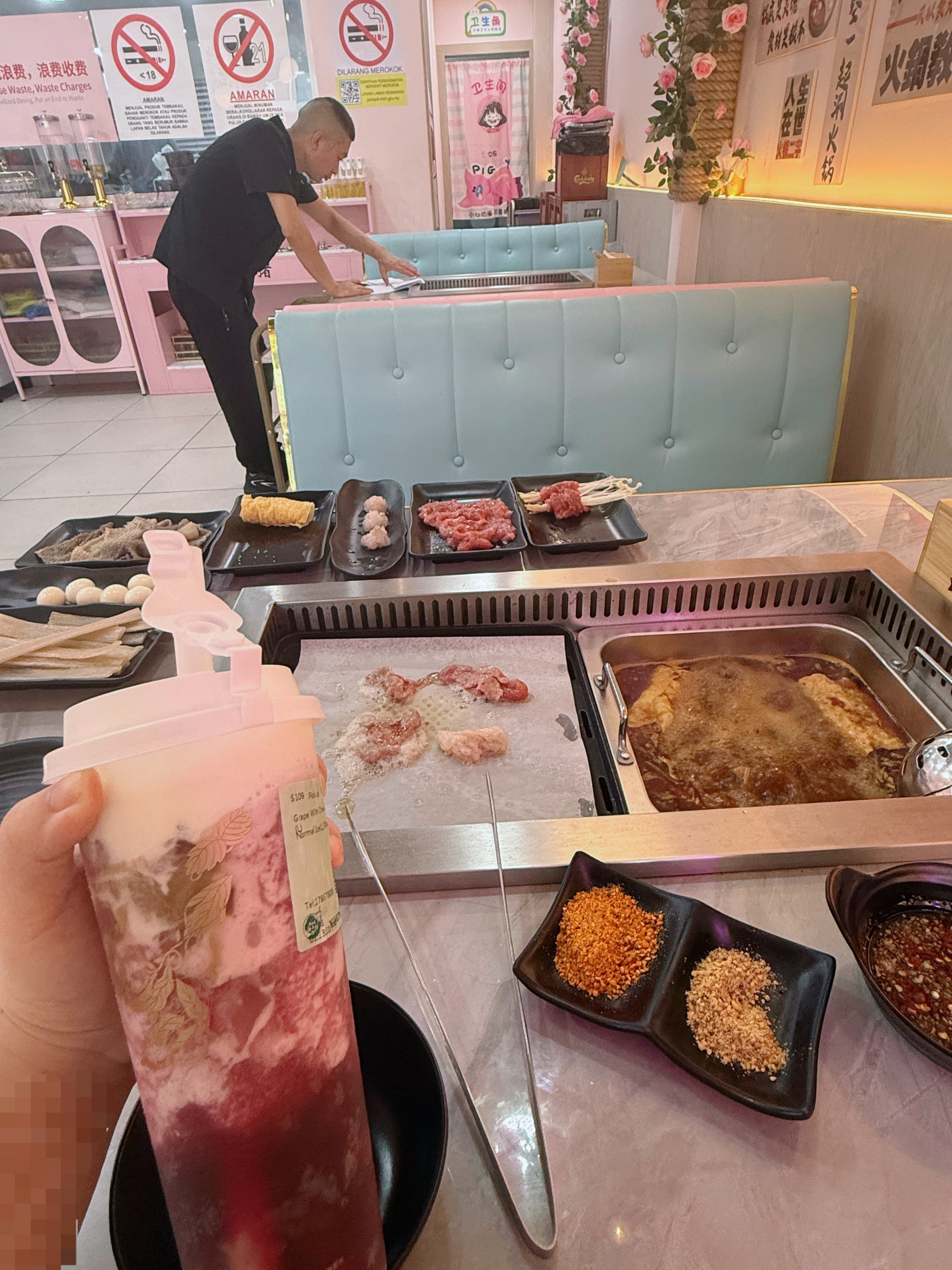 这人私下就是火锅烤肉都来啊！ 