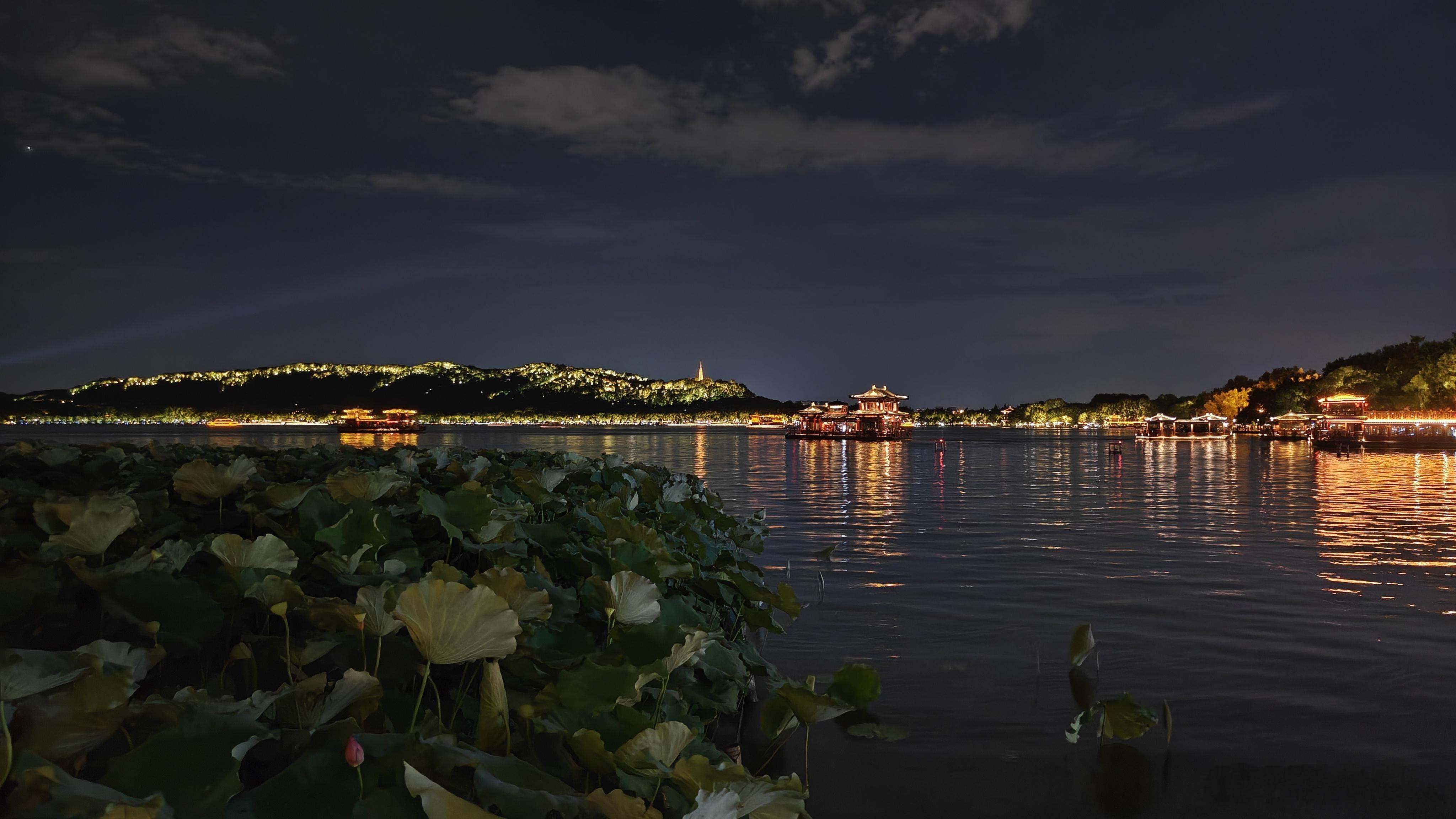 西湖的夜景是真不错 杭州·西湖风景名胜区