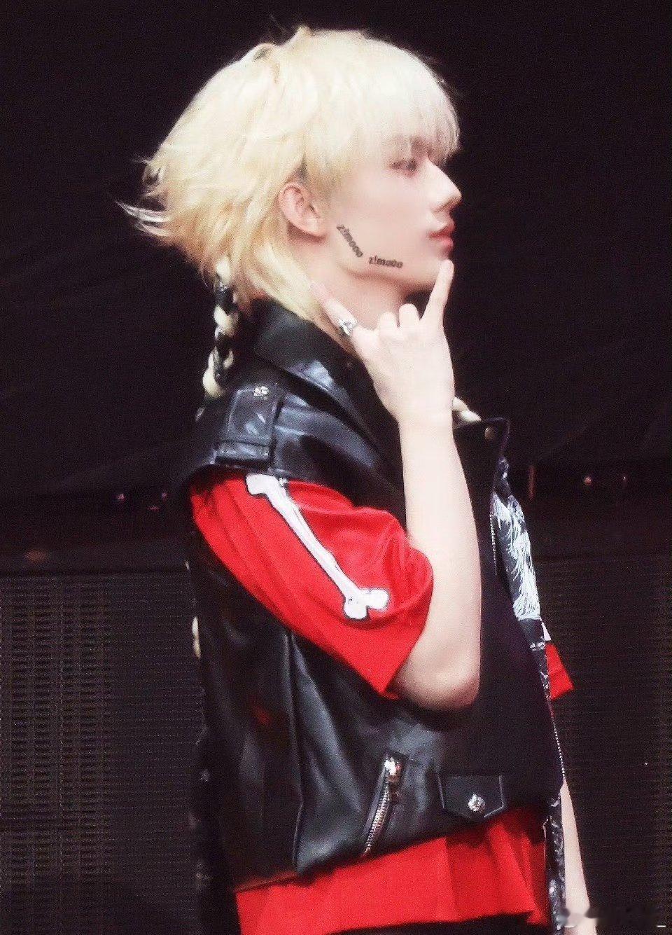 张子墨的歌声是我的解药全网安利张子墨《予你》！他的歌声是刻进骨子里的治愈，妥妥的