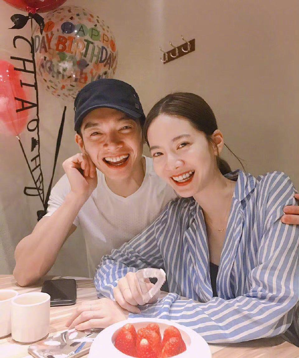 #曾之乔官宣怀孕#恭喜曾之乔！恭喜辰亦儒！想到辰亦儒还是他在飞轮海时的形象，他算