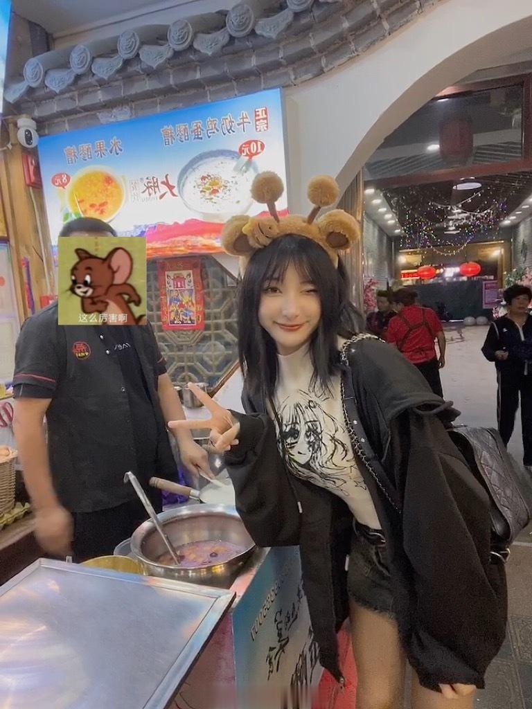 理想中的爱情：枯藤老树昏鸦，晚饭有鱼有虾，空调wifi西瓜，夕阳下下，你赚钱，我
