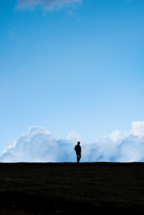 看到一句话：对一个人好到仁至义尽，是为了以后可以心安理得地无情无义。 ​​​