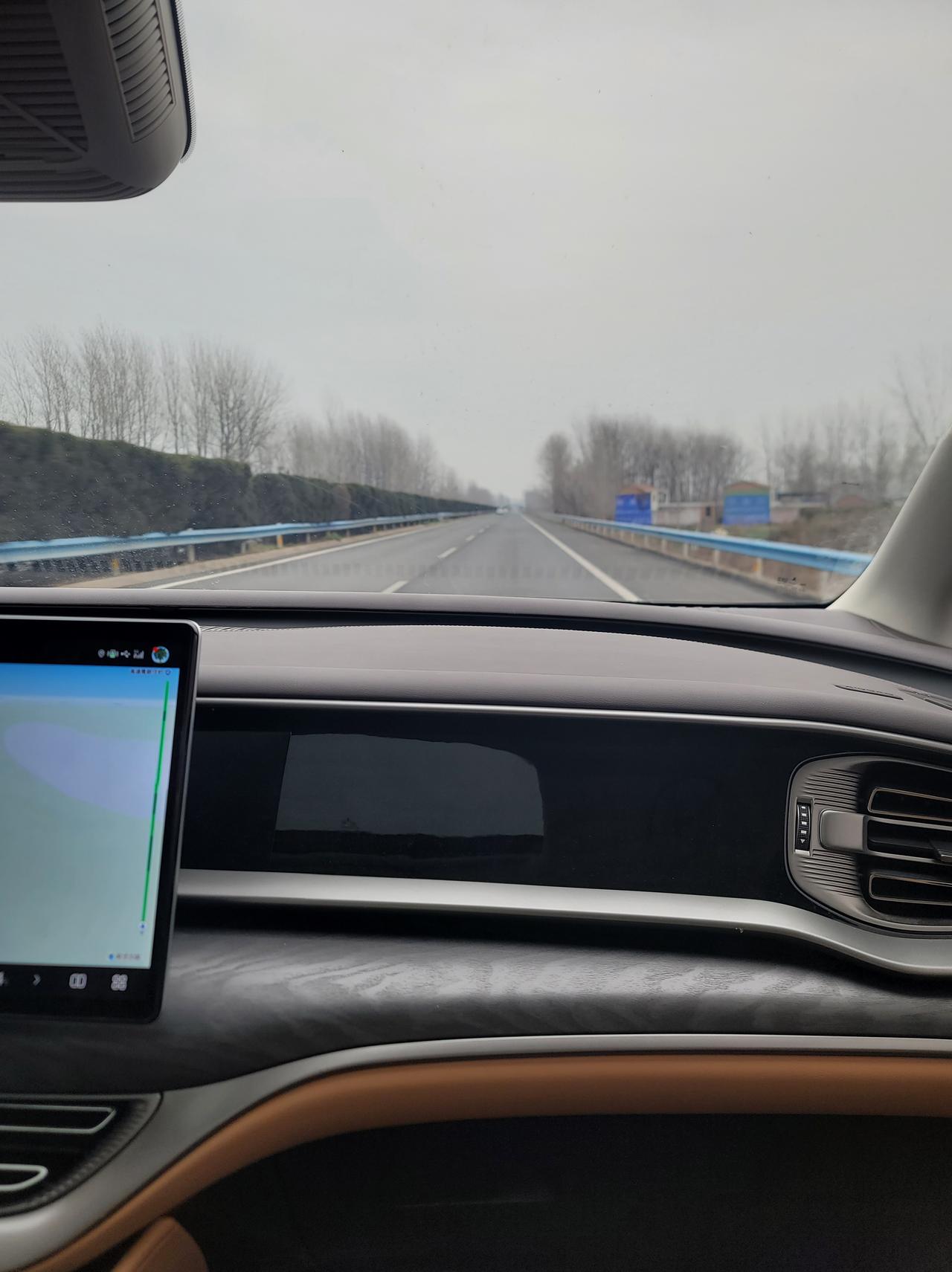 除夕别人出来我们自驾游出来玩，一路上走走停停，心安处即是吾乡。

这几年每年都要