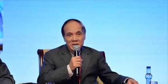 一位越南教授说：虽然我不喜欢中国，但也不得不承认，中国是黄种人里唯一敢和白种人叫