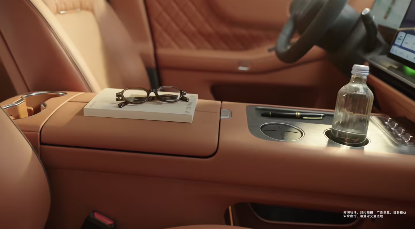 长城魏牌 V9X 内饰官图已出，2+2+2 六座布局、双联屏 + 怀挡，二排零重