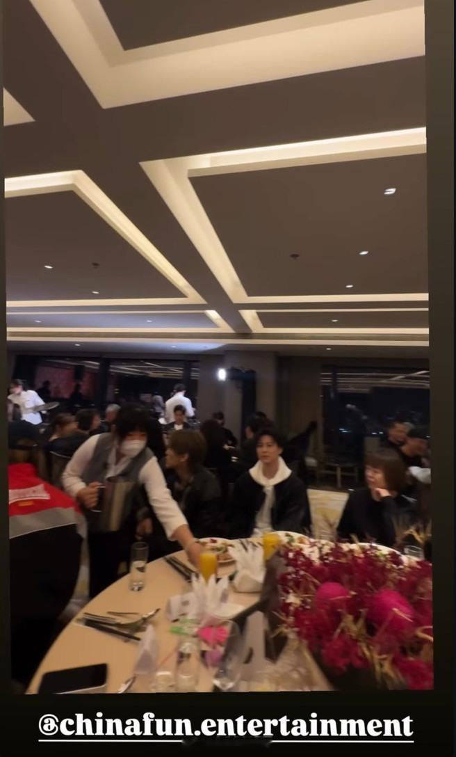 王子风波后首现身王子出轨风波后首现身 王子出轨风波后首现身，参加公司活动。 