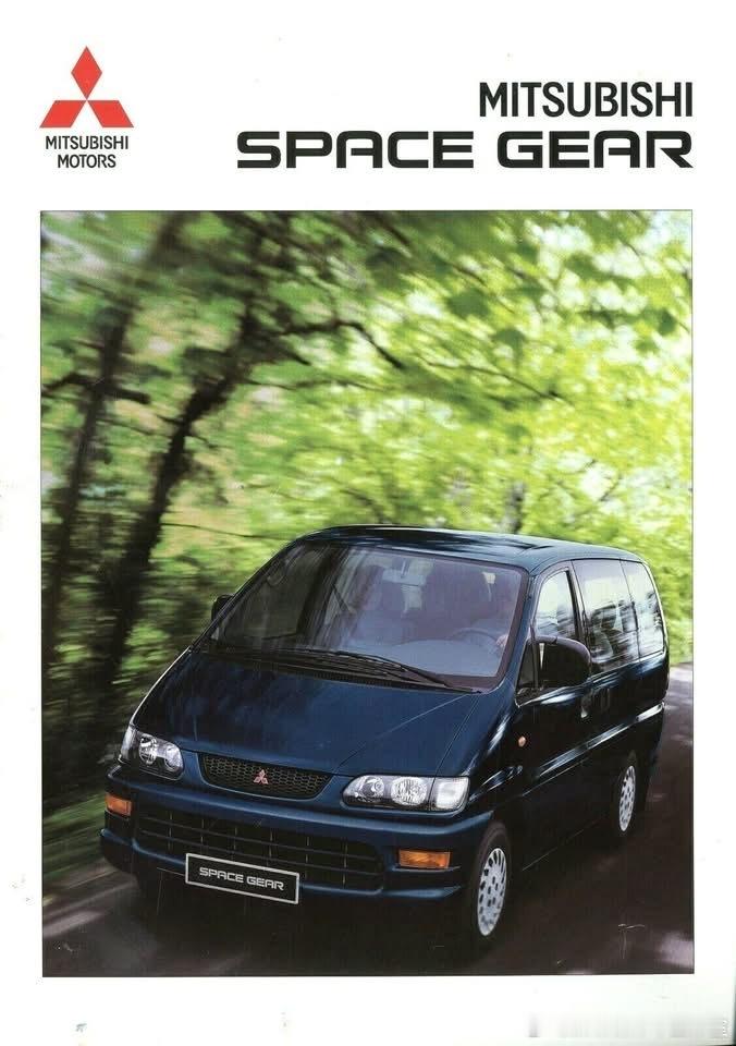 三菱Space Gear L400是三菱得利卡系列的第四代车型，于1994年发布