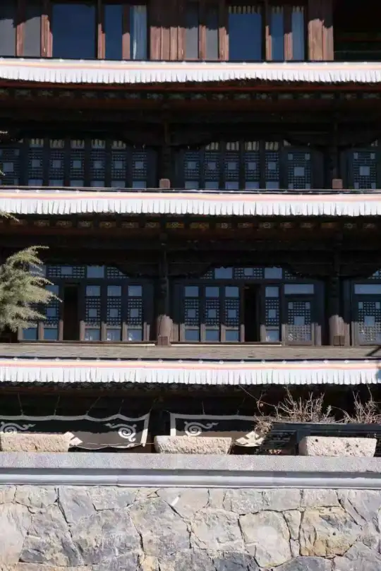 如果没钱住松赞，那就去喝一杯咖啡😊