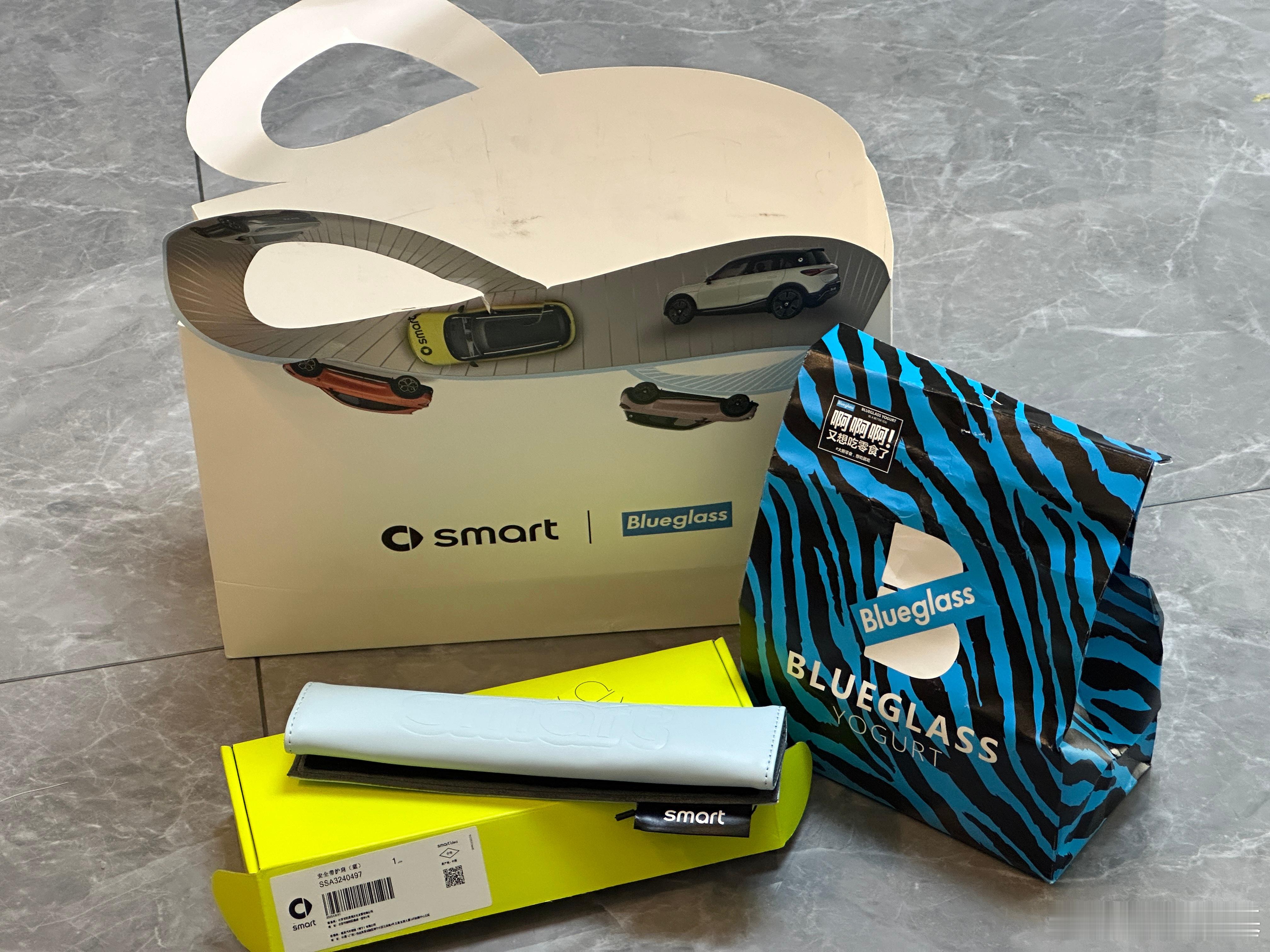smart又联名了，这次是blueglass说实话，我还以为这个品牌是卖眼镜的呢
