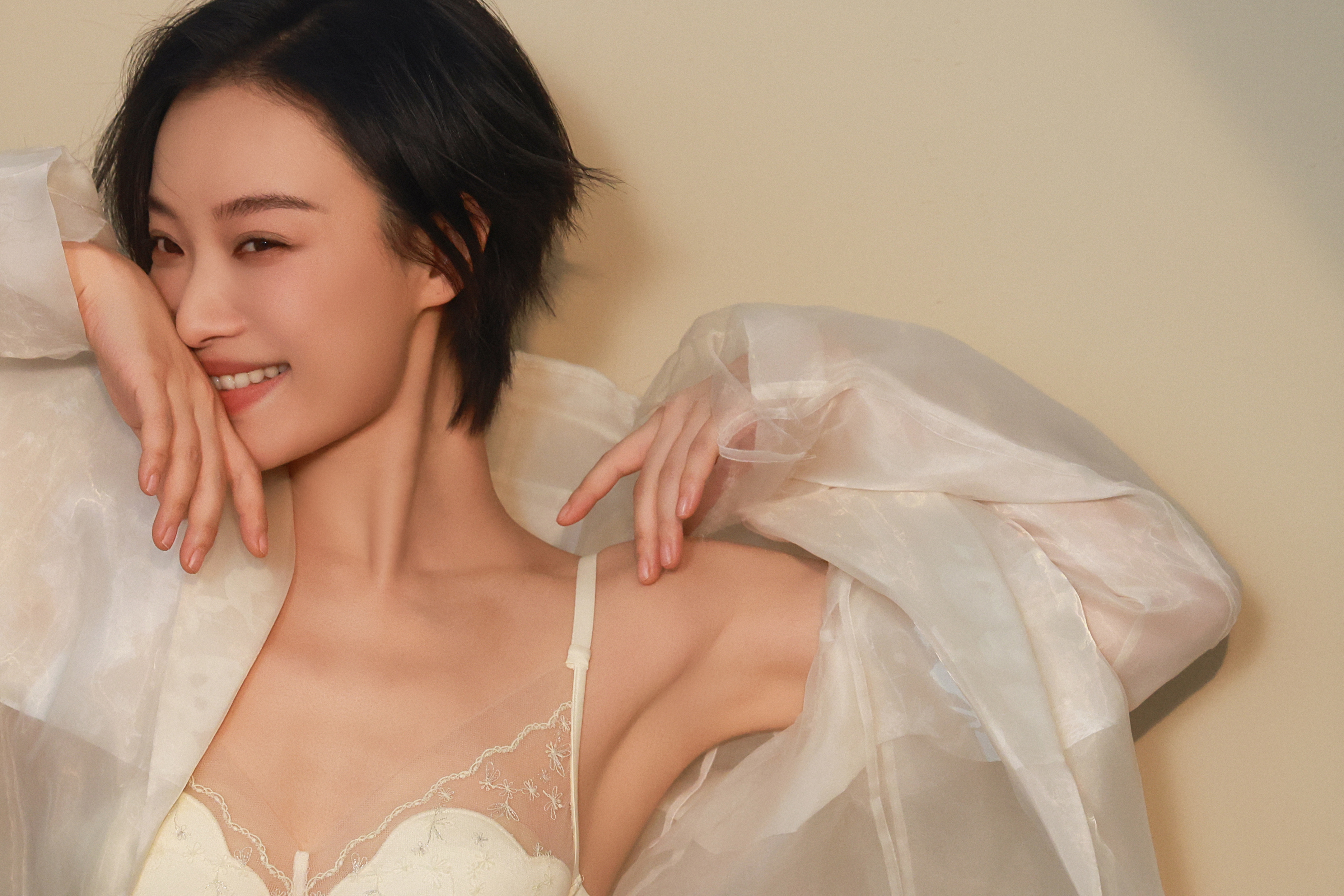 倪妮   在复制粘贴的时代，你是手写的诗