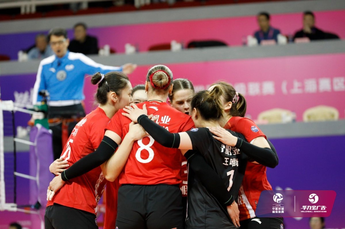 排超联赛 第二局福建女排25比18北京，两队1比1；上海女排25比20山东女排，