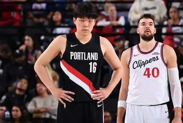 杨瀚森NBA得分追平孙悦 没啥好吹的，还是菜鸟，需要多加努力[加油][加油][加