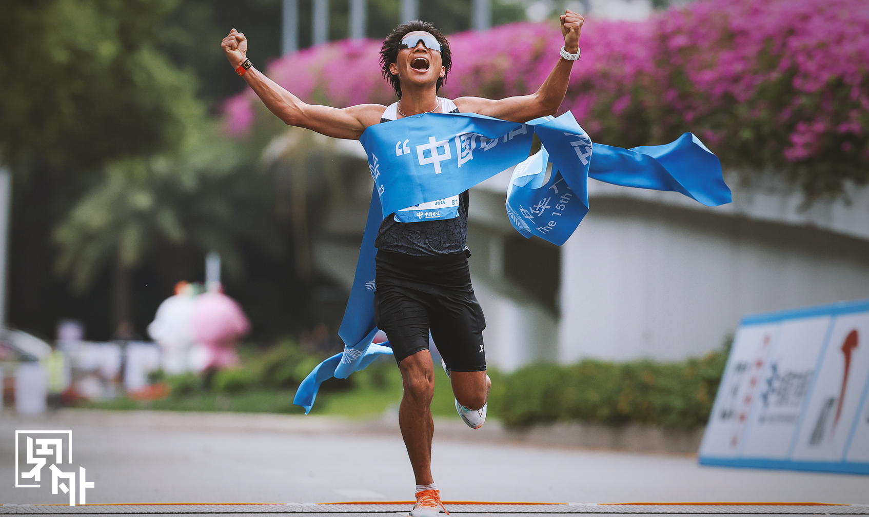 全运会男子马拉松决赛，宁夏选手何杰2小时12分07秒夺冠！“谁说宁夏生长不出来玫