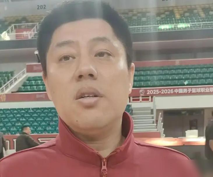 山西主帅放话：今晚废掉徐杰。真事！主帅潘江赛前直接说要给徐杰“最高待遇”——说白