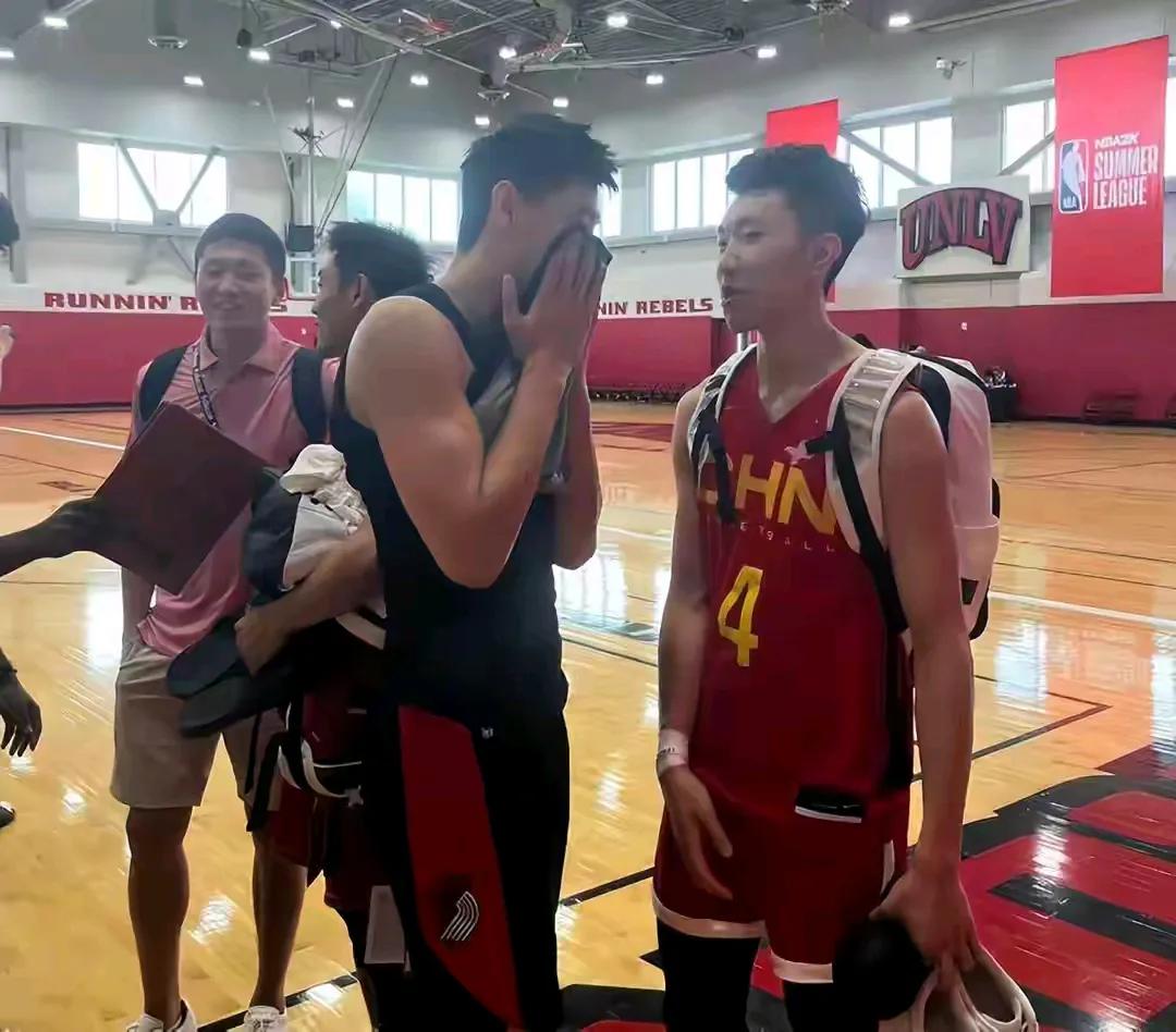 崔永熙成功转型，化身3d锋线，4投3中的三分球，会留在开拓者了。
第一，开拓者和