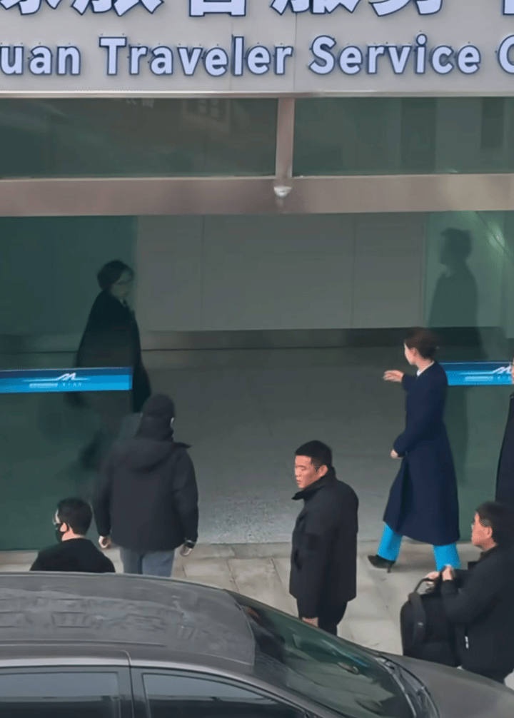 宋亚轩回北京喽 小情侣见面倒计时 ​​​