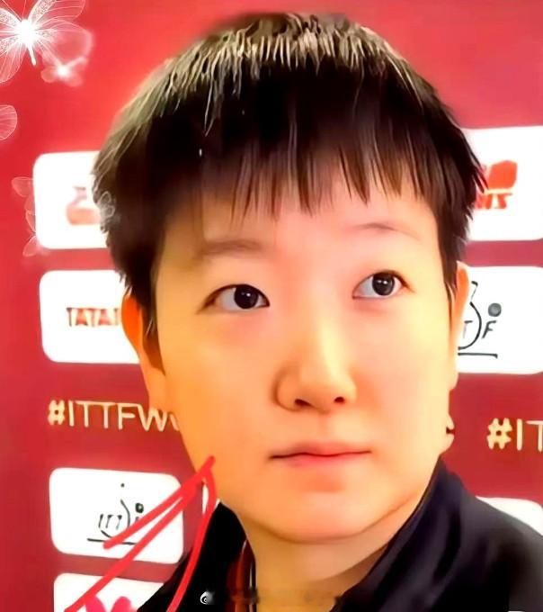 蜜丝婷 王楚钦孙颖莎情商莎莎这回答，绝了。在接受采访的时候，被问到：“你会和队友