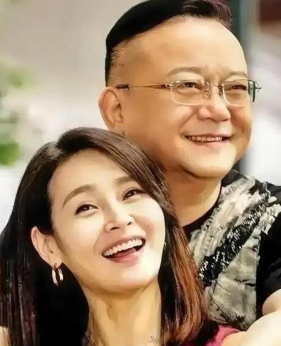 1996年10月，48岁的王刚娶了36岁的成方圆，有一次，王刚醉酒后对成方圆说：