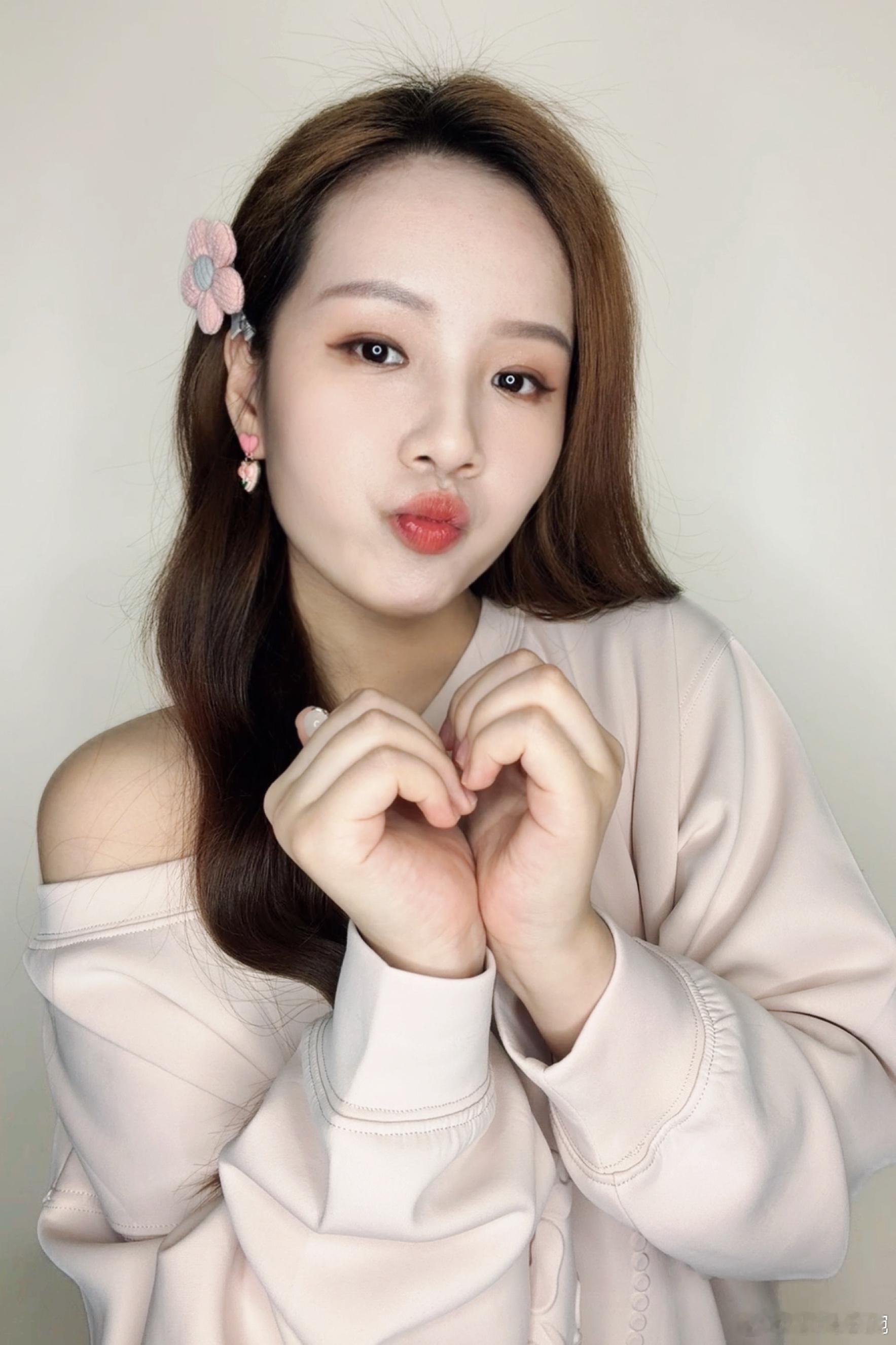 啊啊啊没想到雪雪还专门来俺🍠评论区了！！！！我们❄️就是这么好！！！！！！！我