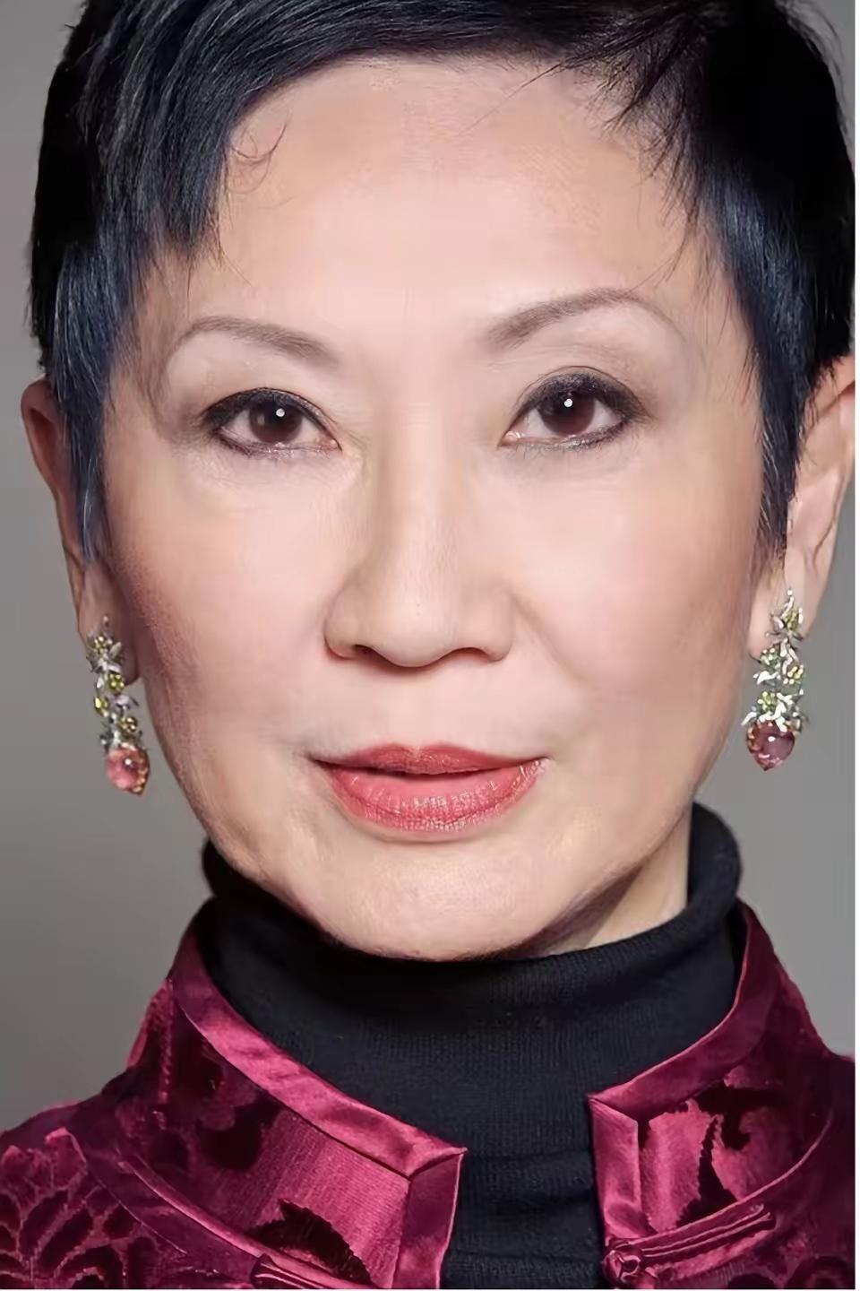 面相真的是个玄学
​说的一点都不准！
​施南生的面相，特别符合古书里写的，
​凡