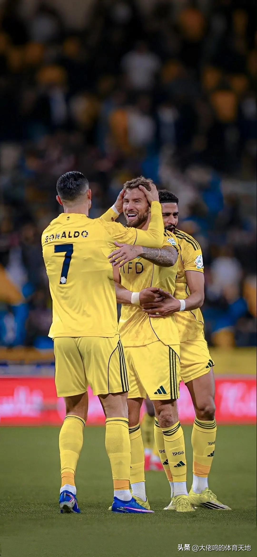 集体荣誉高于一切，继续吧，一定要斩获今年联赛冠军，让那些质疑的人彻底闭嘴！[鼓掌