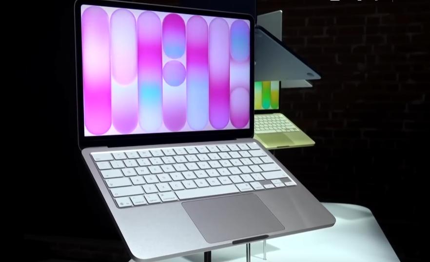 4月1日，苹果迎来成立50周年。

周年庆过后，苹果官宣重磅人事调整，确定硬件工