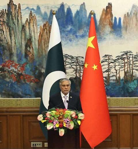 3月30号晚上，巴基斯坦官方发表了一个重大消息，就是巴基斯坦副总理兼外长达尔将于