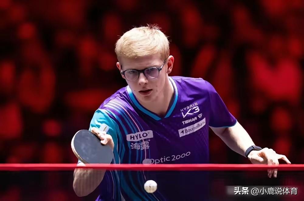 勒布伦这打法，
简直不给对手活路！
不管对上谁。
拿球就快发。
抬手就猛攻。
半