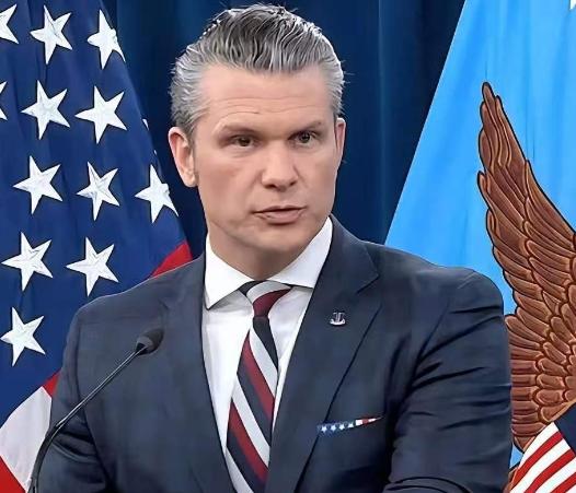 美伊战争打到第五天，出现了一个堪比二战纪录片的震撼画面——美国潜艇在印度洋发射鱼