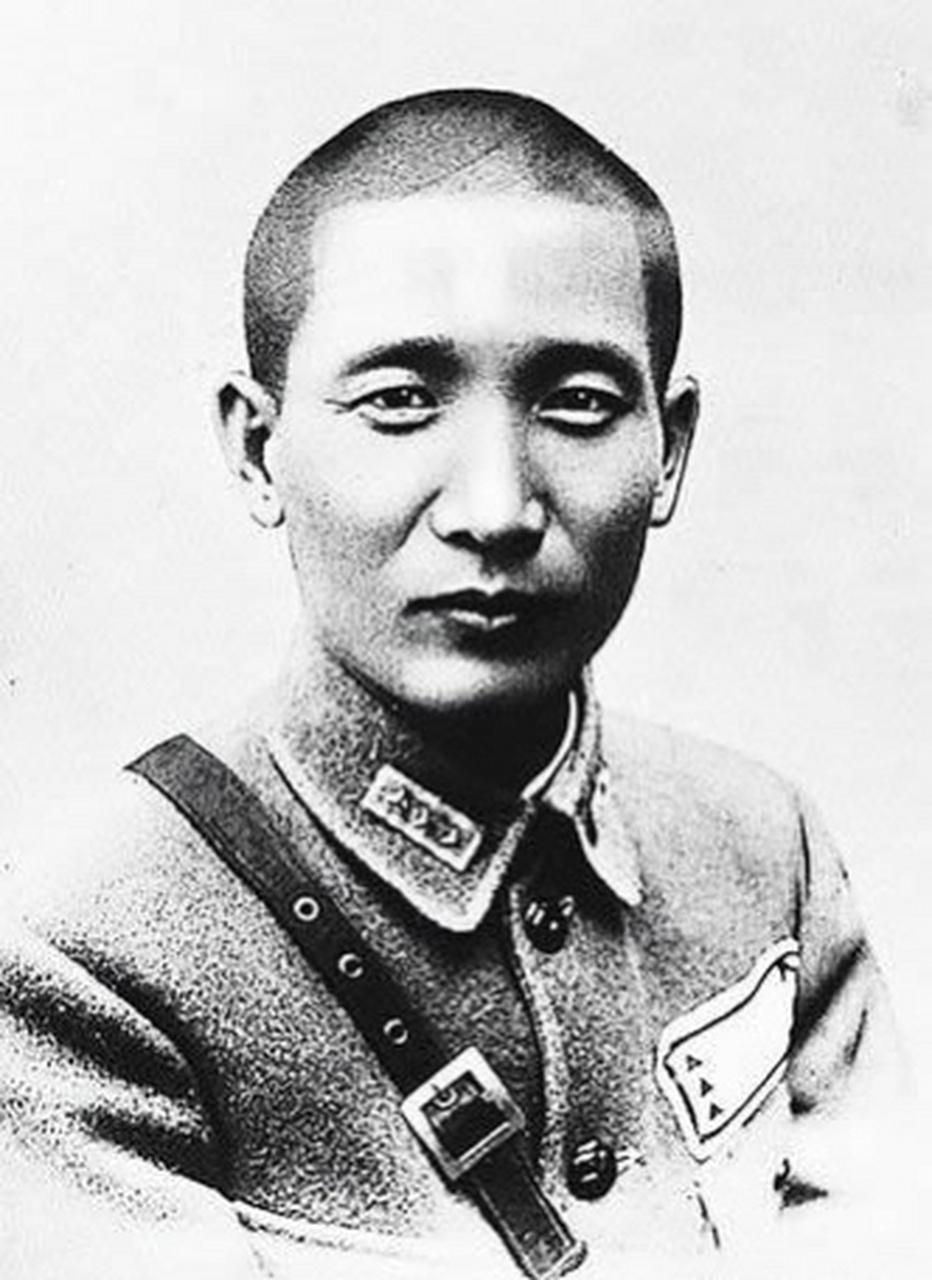张治中将军到美国旅行，想去参观美国和加拿大交界处的尼亚加拉瀑布。只需要过一座桥就