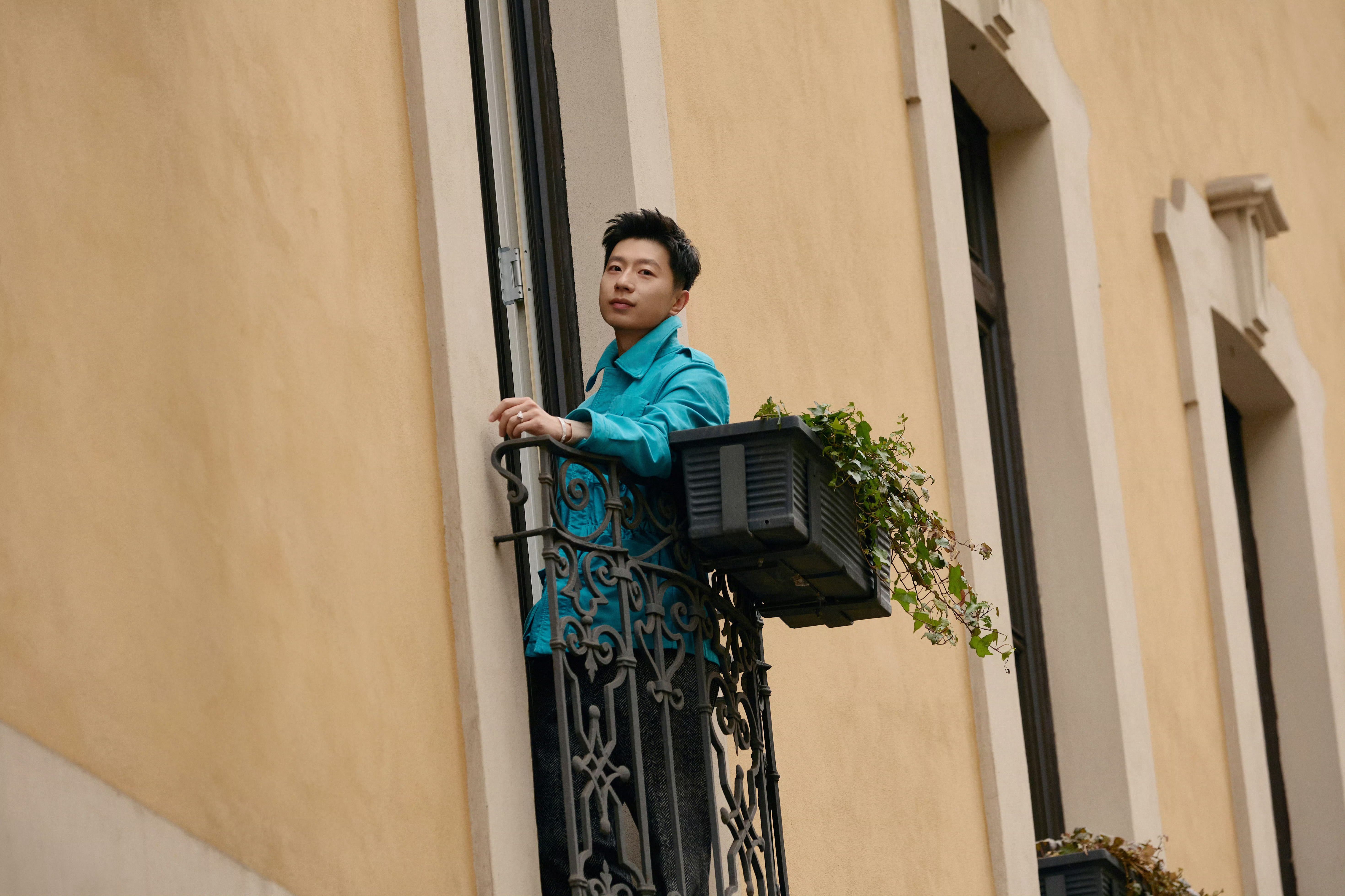 prada代言人马龙 穿prada的goat鞍山小马