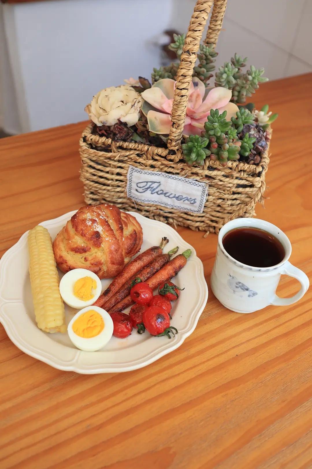 前阵子和发小阿凯吃饭，他的变化让我吃惊。以前的他，总为老板一句批评失眠，为同事的