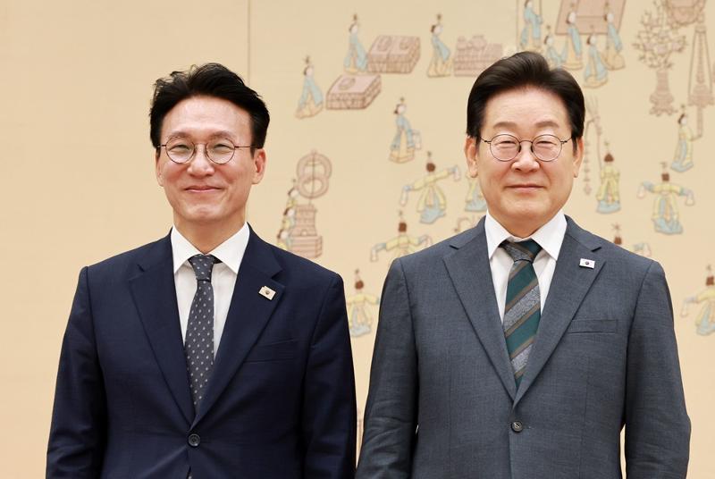 2026 年 6 月 22 日，韩国总理金民锡启程开启为期 3 天访华行程，赴北