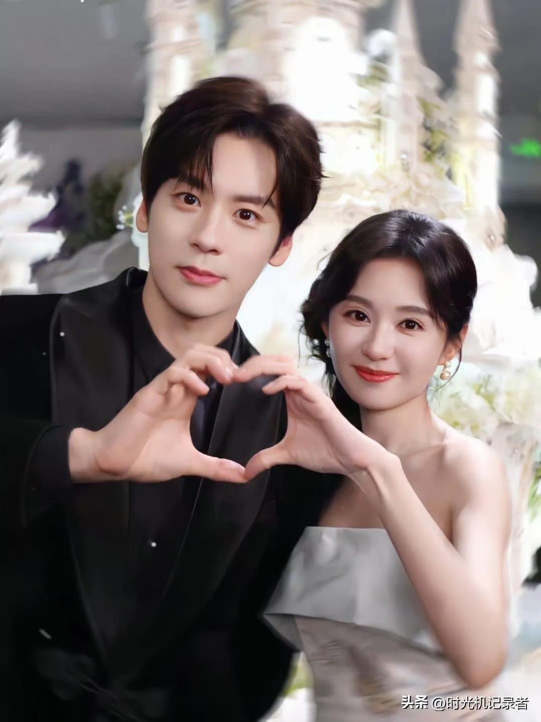 魏哲鸣和郑合惠子好事儿要来到，《你是迟来的欢喜》二人演情侣也是分外的干净清纯。